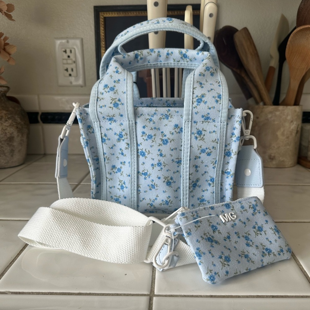 Madden Girl Ditsy Blue White Floral Mini Tote Bag Viral NWT - Picture 2 of 6
